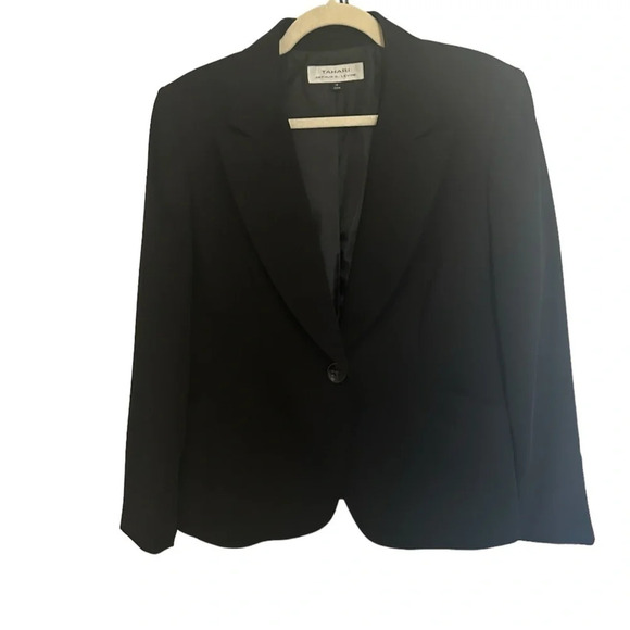 SZ14 Tahari single button black  blazer in excellent near brand new condition - Picture 2 of 8